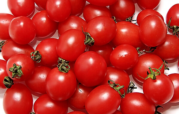 圣女果的營(yíng)養(yǎng)價(jià)值與功效 吃圣女果的好處 圣女果的功效與作用