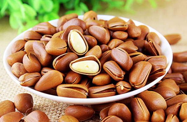 松子的營養(yǎng)價(jià)值與功效 吃松子的好處 松子的功效與作用