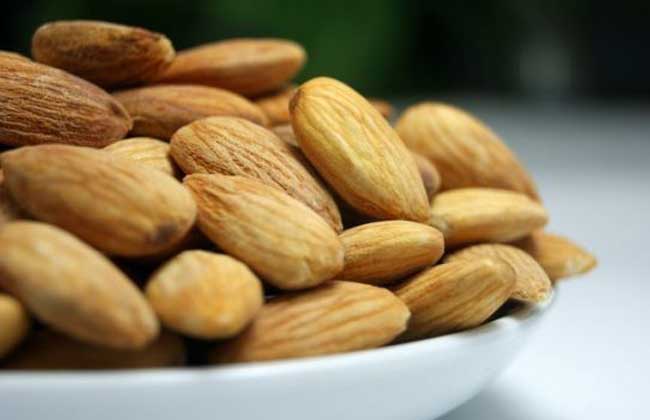 杏仁祛雀斑的方法 杏仁的功效與作用